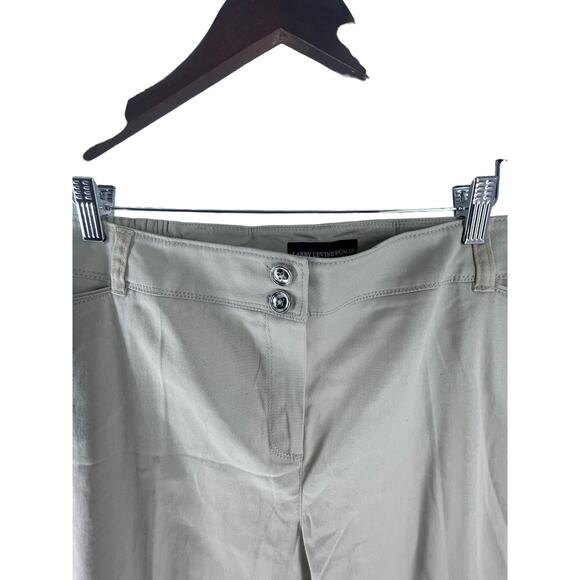 NWT Larry Levine Cream Khaki Capri Cropped Slim Leg Pants Women's Size 18 - Picture 2 of 7